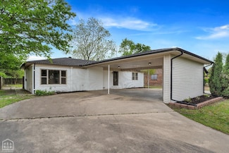 1210 Midway Rd, Hoxie, AR 72433