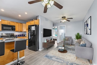 3003 Ala Napuaa Place Unit 401, Honolulu, HI 96818