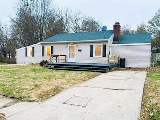 1922 Spratt Ave, Saint Joseph, MO 64507