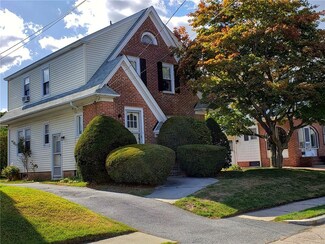46 Ausdale Rd, Cranston, RI 02910