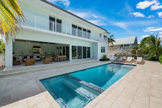 220 14th St, Key Colony Beach, FL 33051