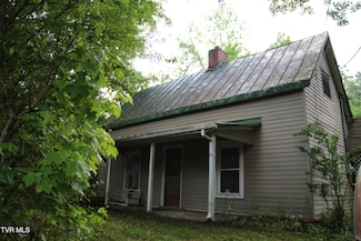 119 Red Row Rd, Johnson City, TN 37601