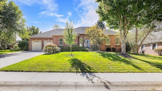 1354 Blackhawk Dr, Columbus, IN 47201