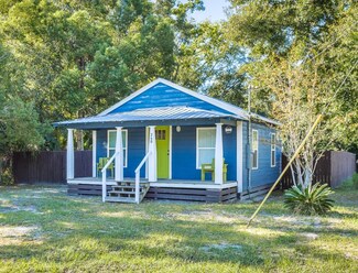 240 10th St, Apalachicola, FL 32320