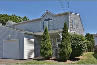 212 Plymouth Ave, Oreland, PA 19075