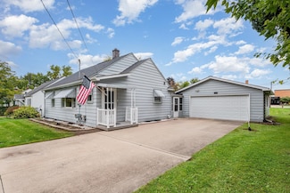 315 S 2nd St, Freeland, MI 48623
