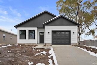 1725 Thornhill Dr, South Bend, IN 46614