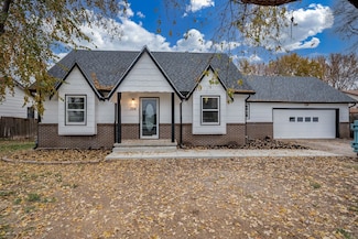 354 Apple Ln, Haysville, KS 67060