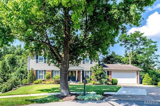 2211 Viewroyal Dr, Saint Louis, MO 63131