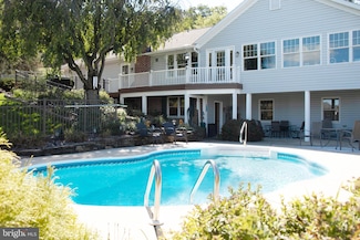 1145 Brownstone Ridge, New Holland, PA 17557