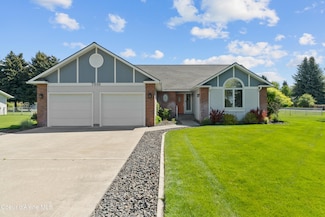 7616 N Valley St, Dalton Gardens, ID 83815