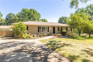 10713 N Main St, Kansas City, MO 64155