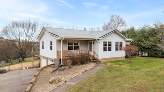 960 Pinewood Cir, Morristown, TN 37814