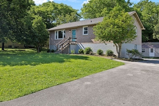 221 Cedar Creek Dr, Mount Juliet, TN 37122
