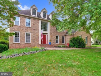 6501 Flowerdew Hundred Ct, Centreville, VA 20120