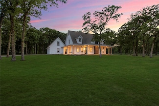 6586 Lone Star Ln, Aubrey, TX 76227