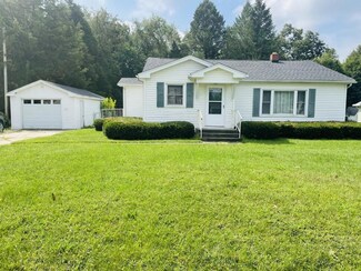 517 W Burr Oak St, Centreville, MI 49032