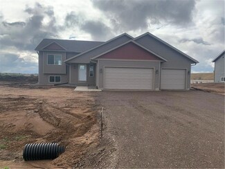 4129 147th St, Lake Hallie, WI 54729