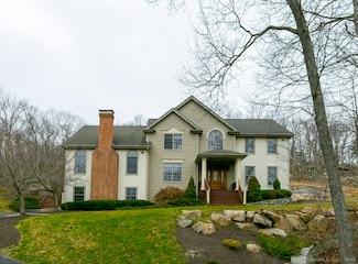 32 Village Dr, East Lyme, CT 06333