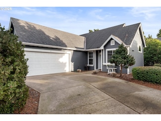 33 Mariners Ln, Florence, OR 97439