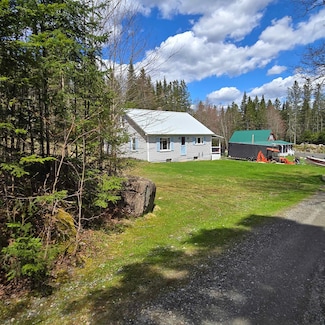 10 Ambrose Ln, Pittsburg, NH 03592