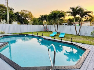 3338 Taft St, Hollywood, FL 33021