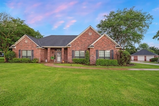 21 Canyon Run Blvd, Huntsville, TX 77320