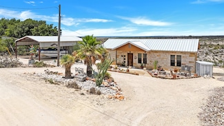 202 Blue Bonnet Dr, Del Rio, TX 78840