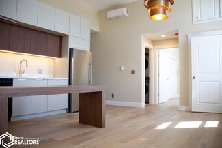 51 E Broadway Ave Unit 302, Fairfield, IA 52556