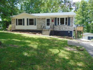 419 Collinwood Dr, Oak Hill, WV 25901