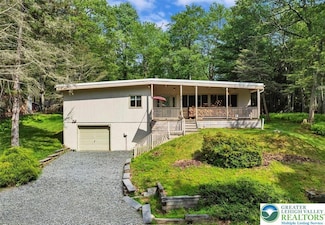 72 Forest Dr, Lake Harmony, PA 18624