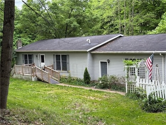 3039 E Buckhorn Dr, Millersburg, OH 44654