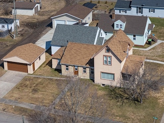 707 N 6th Ave, Iron River, MI 49935