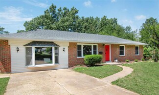 9 Bromley Dr, Saint Louis, MO 63135