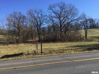 453 Oak St, Cobden, IL 62920