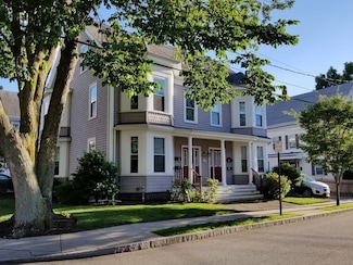 169 Chestnut St Unit 3, Waltham, MA 02453