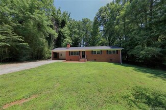 7012 E Lakeside Dr, Charlotte, NC 28215
