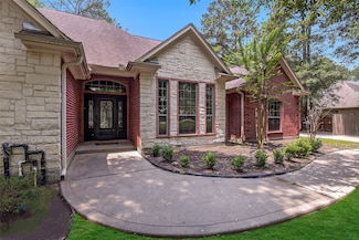 18024 Cindy Ln, Conroe, TX 77302