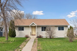 1226 Baldwin Ave N, Glencoe, MN 55336