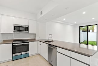 4130 N Oak Place Unit 4130, Davie, FL 33314