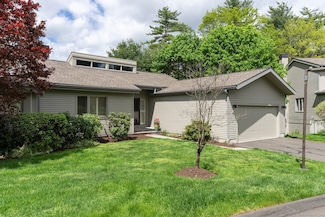 4 Farmstead Ln Unit 4, Avon, CT 06001