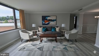 4600 Duke St Unit 620, Alexandria, VA 22304