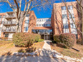3050 Pheasant Creek Dr Unit 407, Northbrook, IL 60062