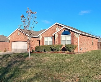 507 Cedar Ln, Willard, MO 65781