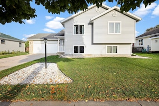 409 Wyalusing Dr, Madison, WI 53718