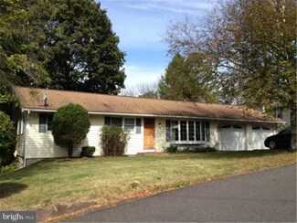 33 Laurie Hill Rd, Ottsville, PA 18942