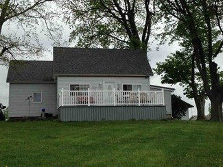 513 W State St, Ashley, IN 46705