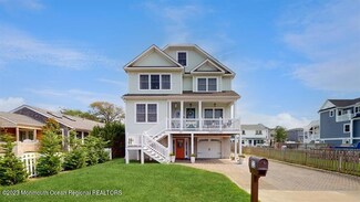 32 Rogers Ave, Manasquan, NJ 08736
