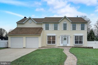 22 Firethorn Ln, Sicklerville, NJ 08081
