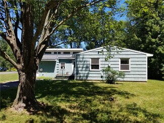 316 Hulbert St, Minoa, NY 13116